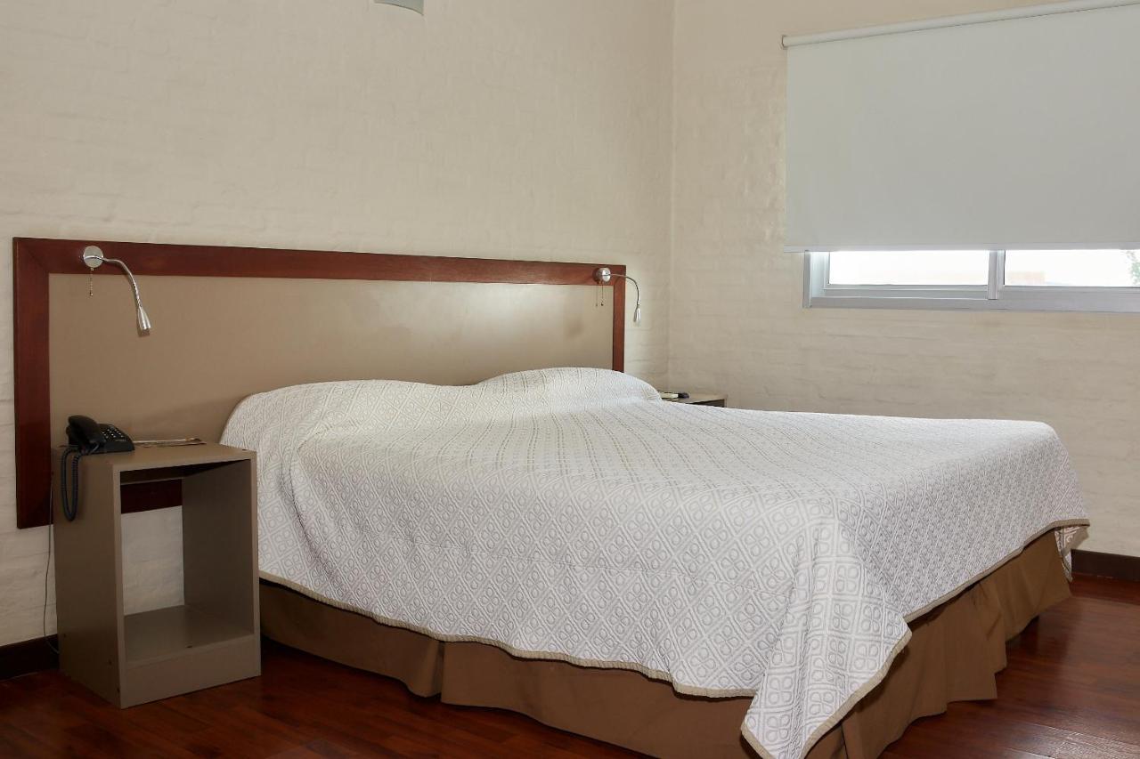 Hotel Juana De Ibarbourou Melo Esterno foto